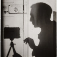 Kertesz_Autoritratto, Parigi_1927