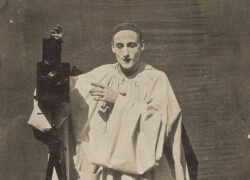 Félix Nadar - Pierrot il fotografo_1920